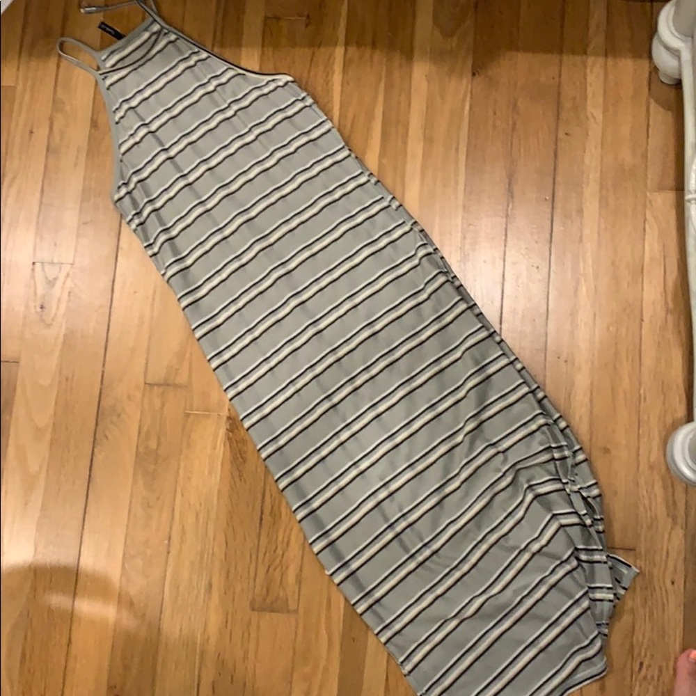 Noble u dress cuts just above the ankles I’m 5”2